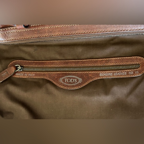 TOD’S Textured Leather Satchel w/dust bag - Picture 16 of 17